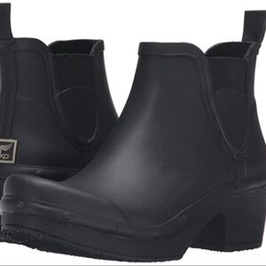 Dansko Rosa Chelsea Rain Boot Size 39